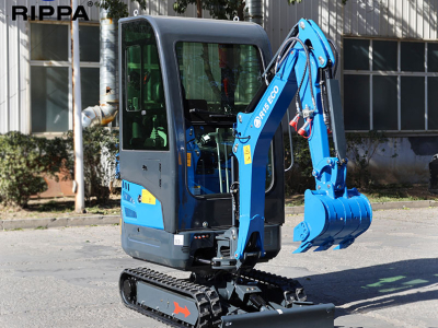 Мини-экскаватор